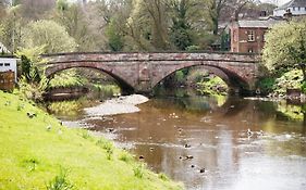 Quirky Cottage In The Centre Of Penrith With A Hot Tub